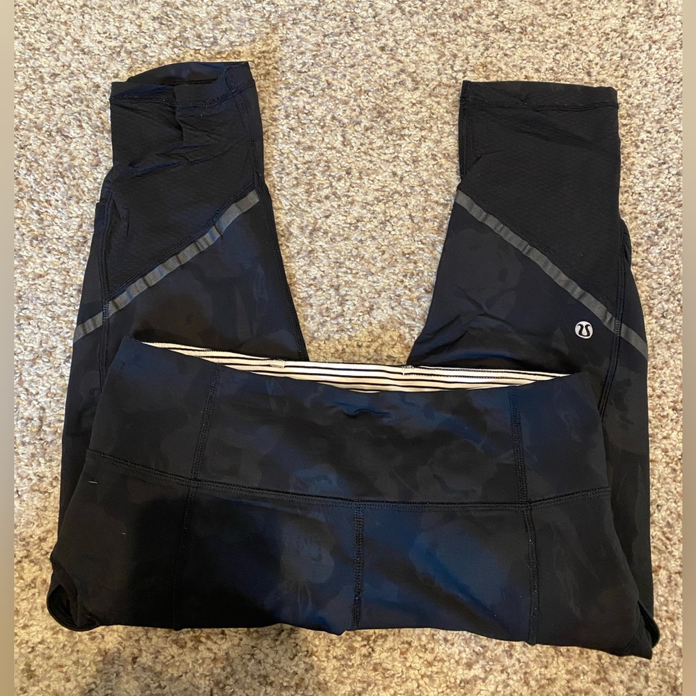 Lululemon capri leggings - size 6 - well loved
